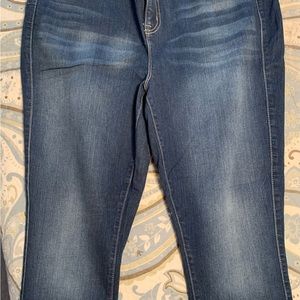 Torrid Bombshell Skinny Size 18 jeans